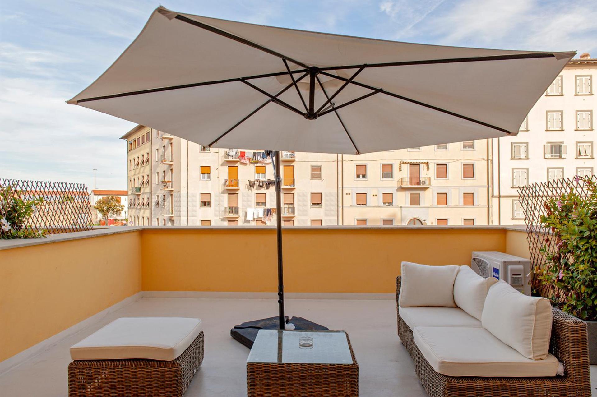 Waterfront Balcony I Grani 2 Resort Style Suite ลีวอร์โน ภายนอก รูปภาพ